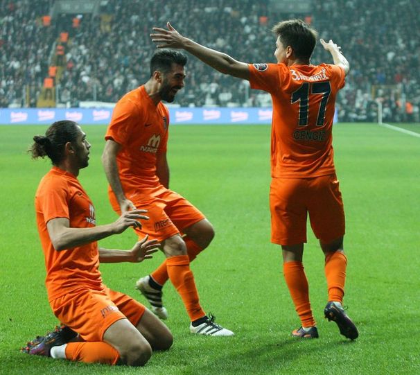 Başakşehir'de 19 yaşındaki Cengiz Ünder'in gol sevinci...