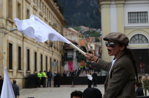 Kolombiya'da yeni barış anlaşması Temsilciler Meclisi'nden de geçti