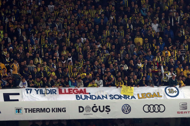 Fenerbahçe - Galatasaray derbisindeki pankart için suç duyurusu