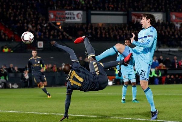 Sow bu sene 3. kez rövaşatayla gol attı. (Manchester United - Çaykur Rize - Feyenoord)