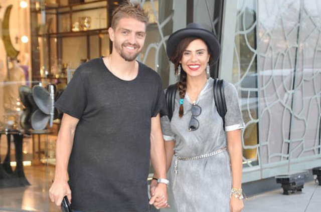 Caner Erkin Şükran Ovalının üzülmesine dayanamadı Caner Erkin Şükran Ovalının üzülmesine dayanamadı