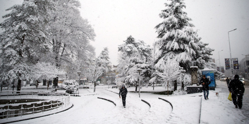 İstanbul kara teslim oldu