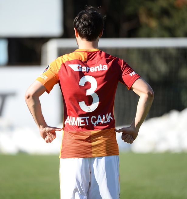 Ahmet Çalık, Galatasaray'da 3 numaralı formayı sırtına geçirdi