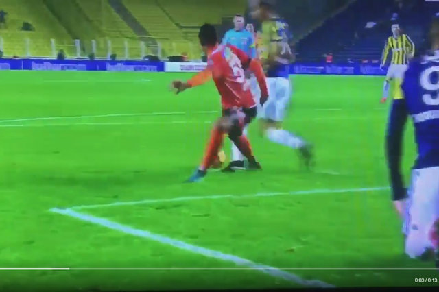 Fenerbahçe - Adanaspor maçında penaltı tartışması