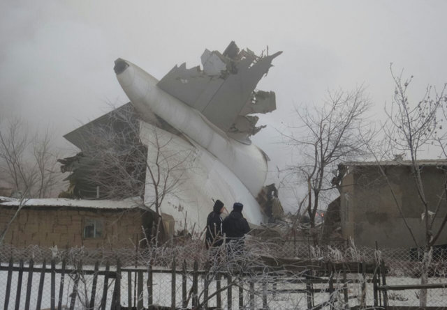 Kırgızistan'da düşen Türk kargo uçağından ilk görüntüler