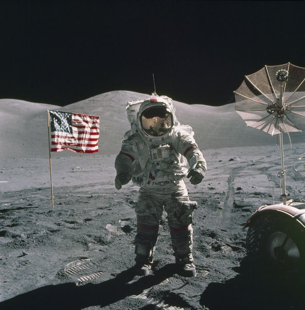 Ay'a ayak basan son astronot öldü