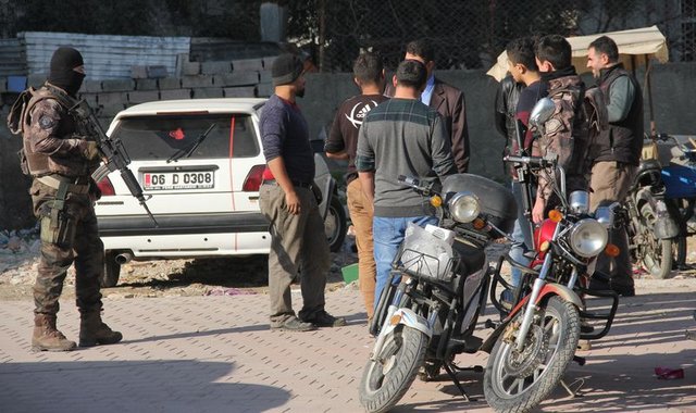Adana'da 'Polis giremez' denilen bölgede huzur operasyonu