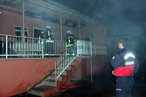 Adana'da bir cezaevinin çocuk koğuşunda yangın çıktı