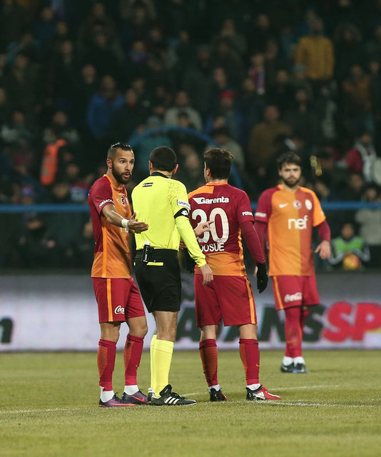 Galatasaray - Karabükspor maçına damga vuran kararlar...