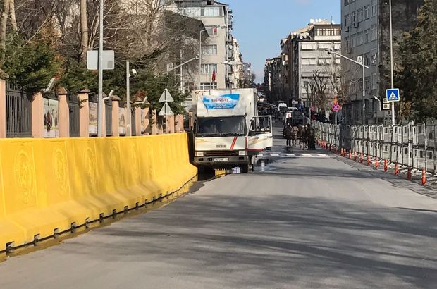 İstanbul Emniyet Müdürlüğü önünde silah sesleri