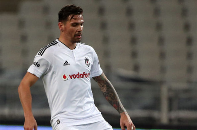 Beşiktaş Ersan Gülüm'ü bitirdi