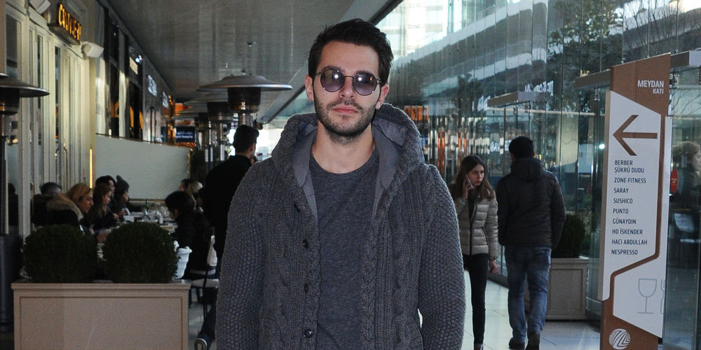 Dostları ile buluştu