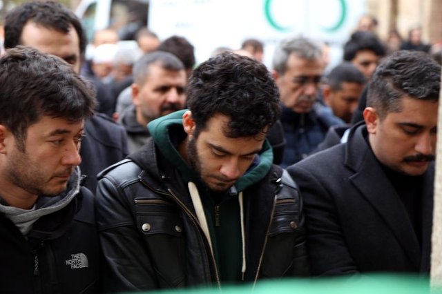 Nişanlı çift Kayseri'de trafik kazası yaptı! Kazada ölen Özgül Köylü cenaze töreniyle toprağa verildi