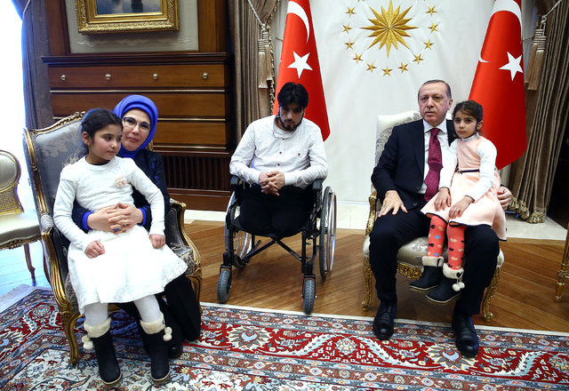 Cumhurbaşkanı Erdoğan, Suriyeli Gözyaşı ve ailesini kabul etti