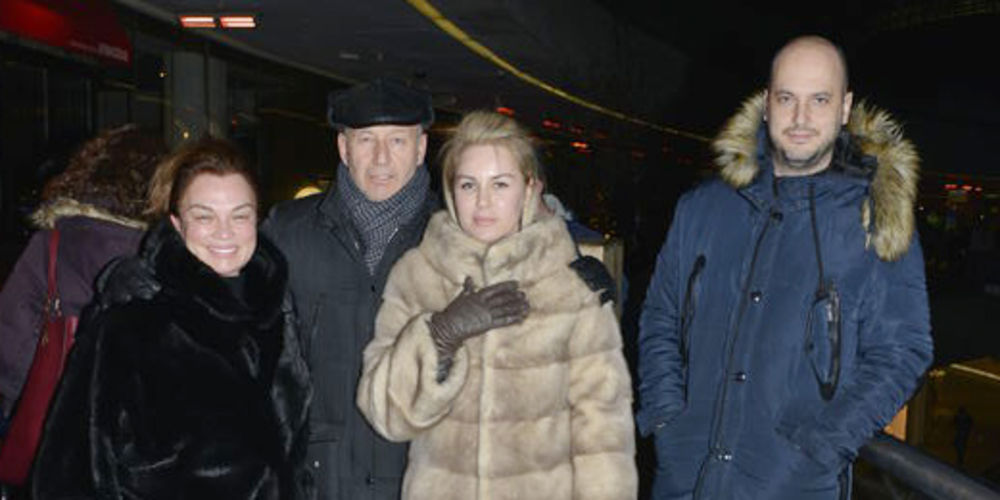 Ailece yemek yediler