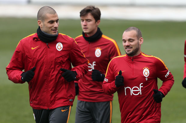 Eren Derdiyok ve Wesley Sneijder Beşiktaş'a hazır