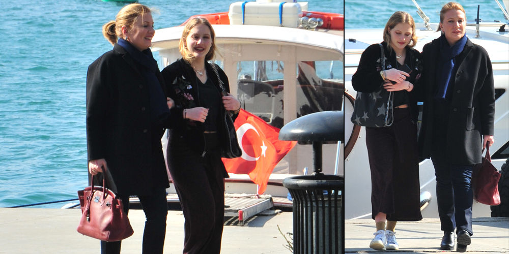 Kızının kolunda Bebek'te