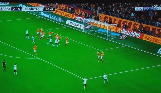 Talisca'nın Galatasaray'a attığı gol sosyal medyayı salladı
