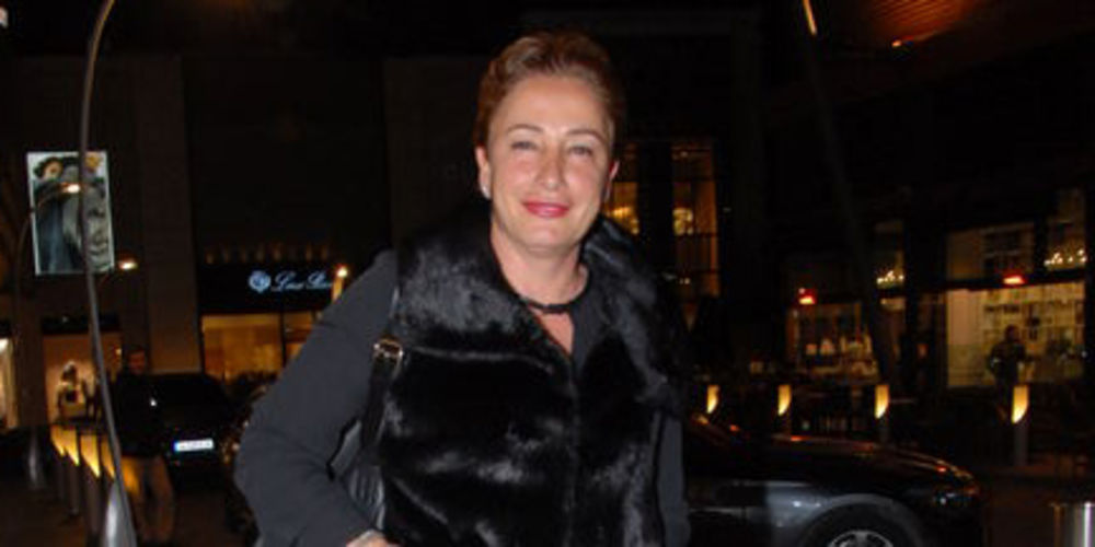 Aile dostlarıyla akşam yemeği