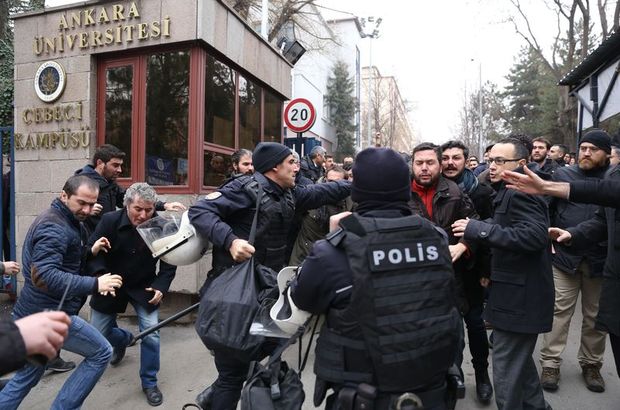 Ankara Üniversitesi'nde izinsiz standa polis müdahalesi