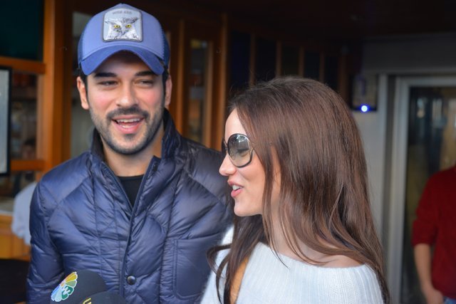 Burak Z Ivit Ile Fahriye Evcen Almanyada Ni Anland