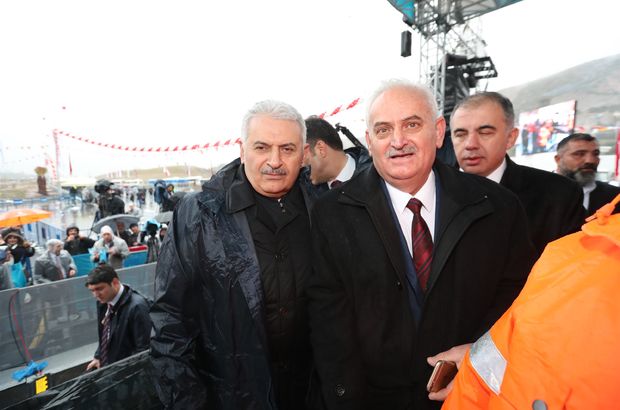 Başbakan Binali Yıldırım İzmir'de kendisine benzeyen Zekeriya Yetkin ile buluştu