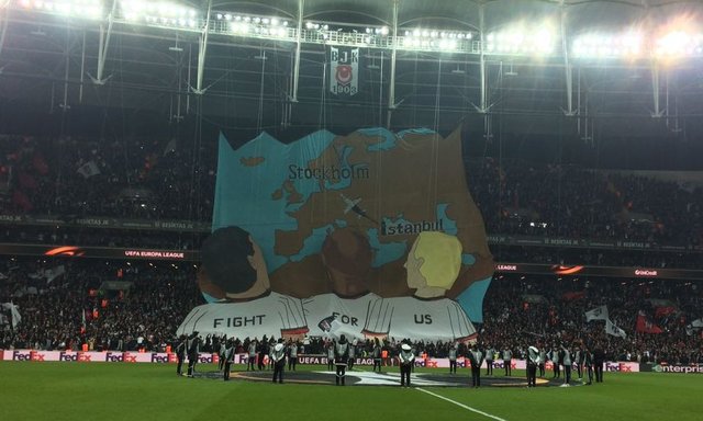 Beşiktaş'ın Olympiakos maçındaki koreografisi