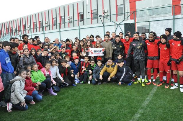 Öğrencilerden Eskişehirspor'a ziyaret