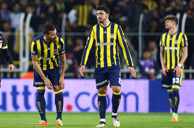 Fenerbahçe dağıldı, Samandıra'da herkes kafasına göre takılmaya başladı