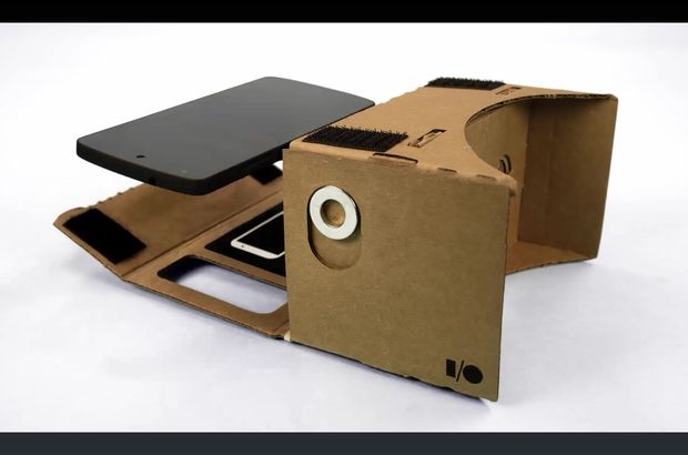 Google'dan hem telefon kutusu, hem VR gözlük