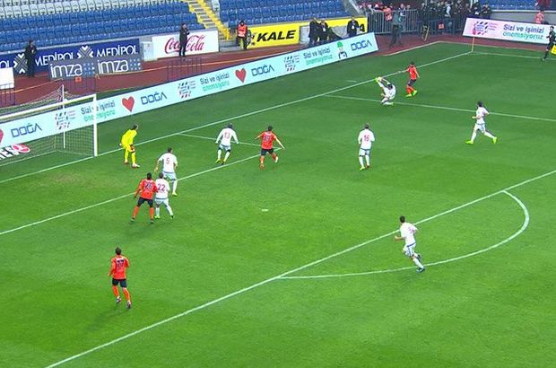 Başakşehir - Karabükspor maçında penaltı isyanı