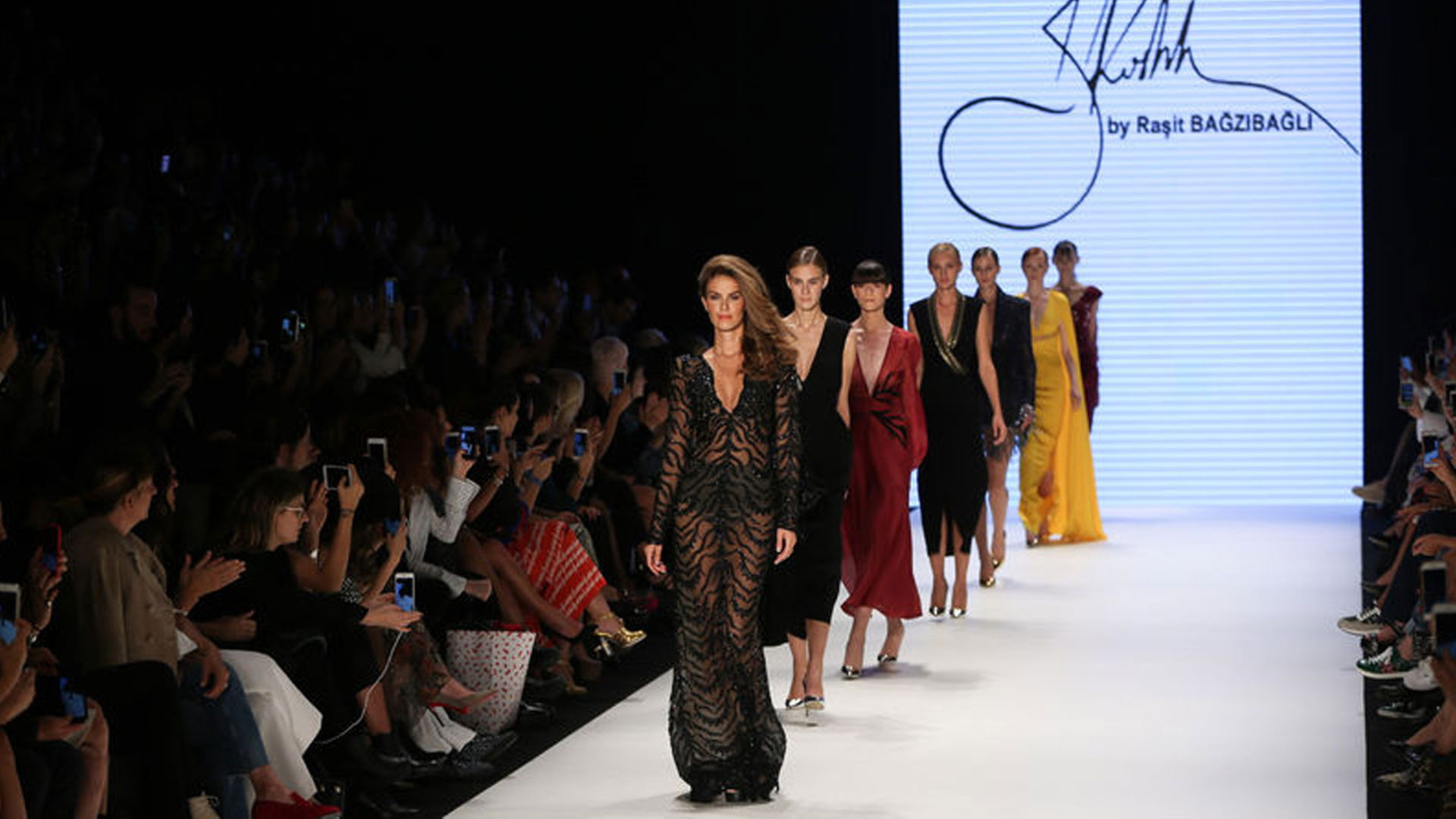 MERCEDES- BENZ FASHION WEEK İSTANBUL 12. SEZONU MERCEDES- BENZ FASHION WEEK İSTANBUL 12. SEZONU