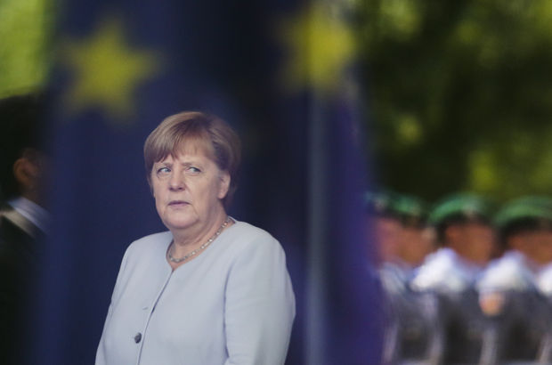 Merkel: Nazi benzetmeleri durmalı