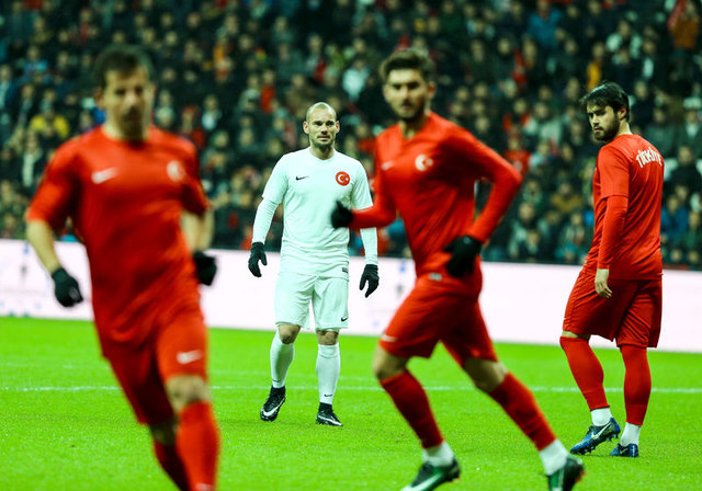 Wesley Sneijder'dan Türkiye açıklaması: Mutluyum!