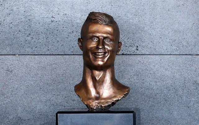 Cristiano Ronaldo’nun Büstü Ronaldo’ya benzemedi
