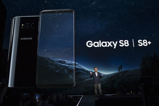 Samsung Galaxy S8 Plus mı, iPhone 7 Plus mı? Hangisi daha büyük?