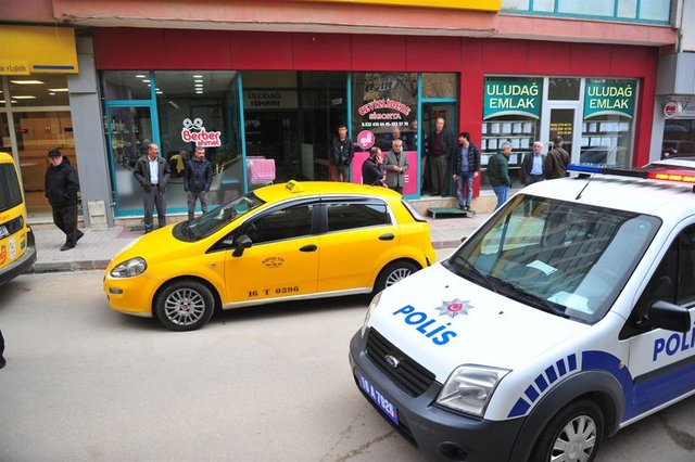 Bursa'da 310 bin TL'lik kapkaç zanlıları polisin operasyonuyla yakalandı