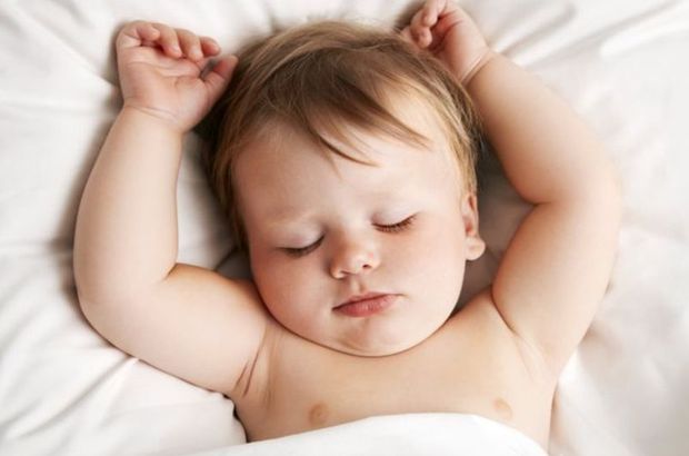 Dokunmatik ekranlarla vakit geçiren bebekler daha az uyuyor!