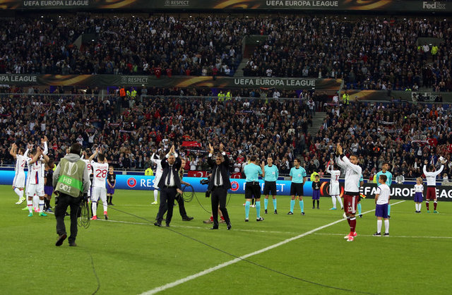 Şenol Güneş, Lyon - Beşiktaş maçına damga vurdu