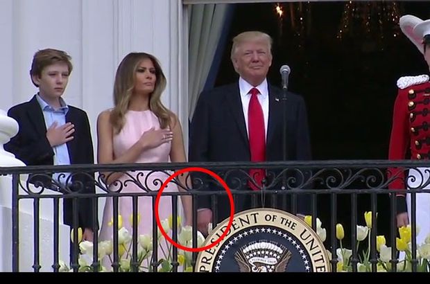 First Lady, Trump'ı dürttü, kameralar kaçırmadı!