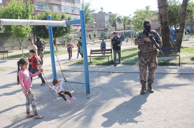 Adana'da çocuk parkından uyuşturucu fışkırdı