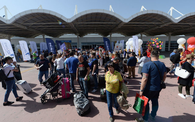 Antalya'ya bir günde 190 uçak turist gelecek