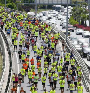 Omurilik felcine dikkati çekmek ve omurilik yaralanmalarının tedavisiyle ilgili bilimsel araştırmalara kaynak sağlamak amacıyla düzenlenen "Wings for Life World Run"ın Türkiye ayağına İzmir ev sahipliği yaptı