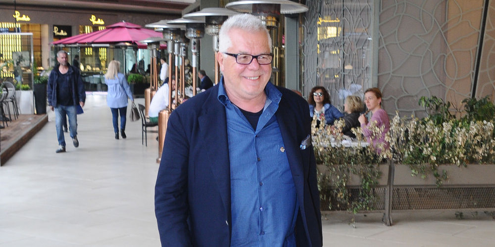 Dostlarıyla iş konuştu