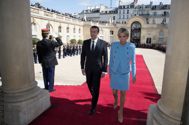 Fransa'nın First Lady'si modaya uydu