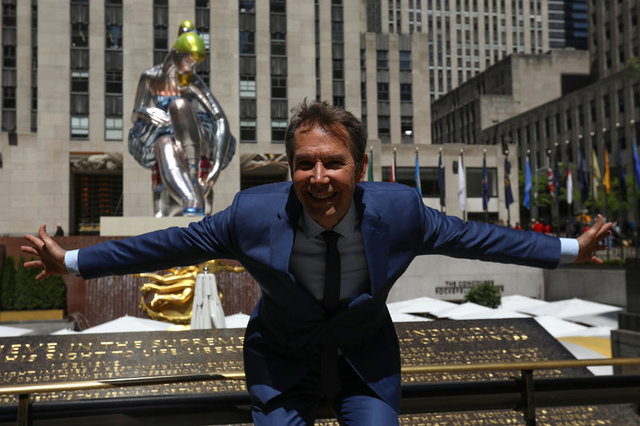 Jeff Koons'un Oturan Balerin adlı eseri New York'ta!