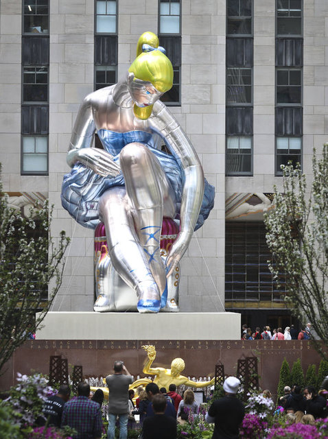 Jeff Koons'un Oturan Balerin adlı eseri New York'ta!
