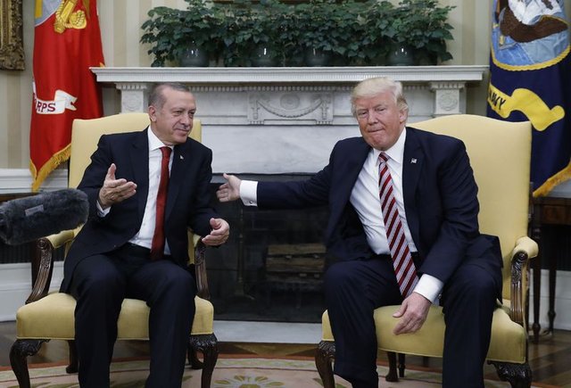 Donald Trump, Cumhurbaşkanı Erdoğan'ın elini nasıl sıktı?
