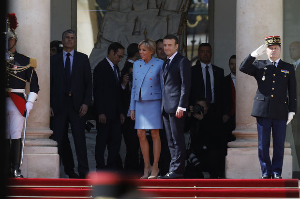 Berlusconi'den Macron'u kızdıracak yorum: Güzel bir annesi var