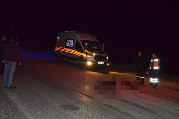 Manisa'da yol kenarında boğazı kesilmiş erkek cesedi bulundu